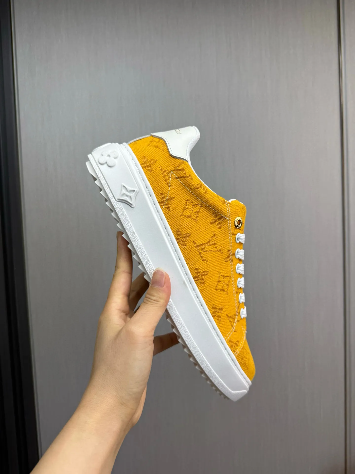 Factory price: 520💰LOUIS VUITTON [Louis VUITTON] The new trendy Lv is on the market🎁, casual and fashionable men's shoes👟The upper is made of imported original fabric + cowhide mesh lining, the original wear-resistant rubber outsole, the version is simple and elegant, exclusive for trendy men. Code number: 38-44, customized 45, 46